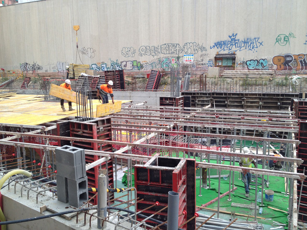 EMBA_JP_140513_07_WorkInProgress