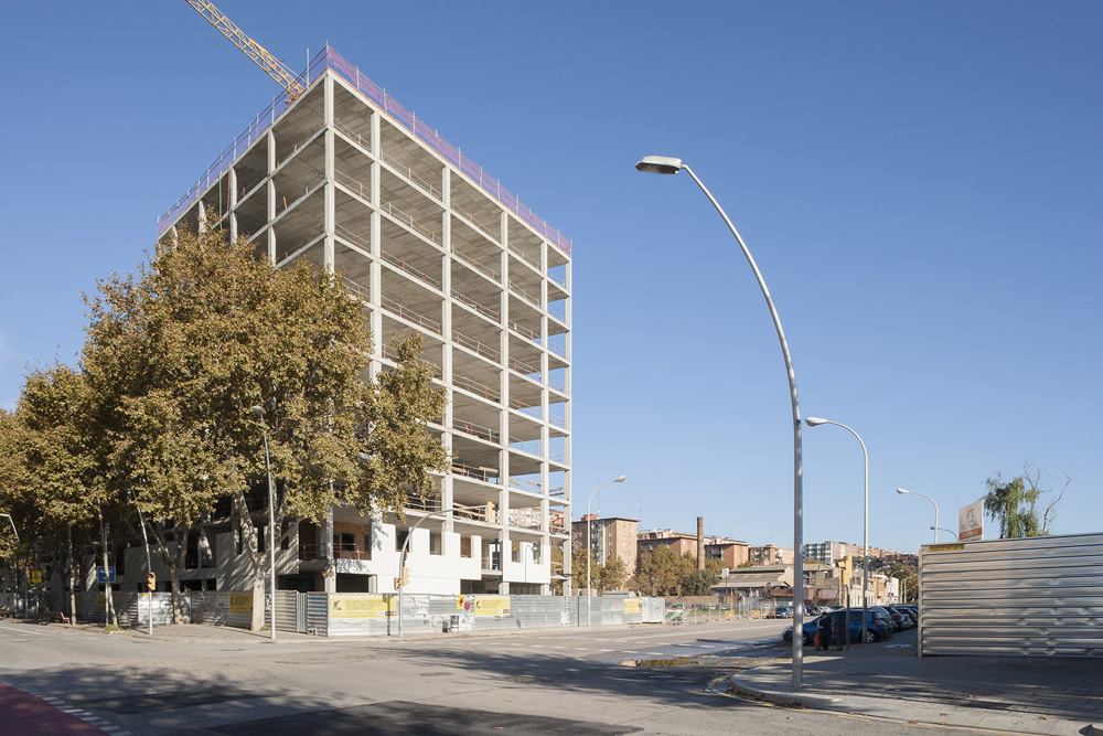 EMBA_JP_PO-JM-141127_09_WorkInProgress